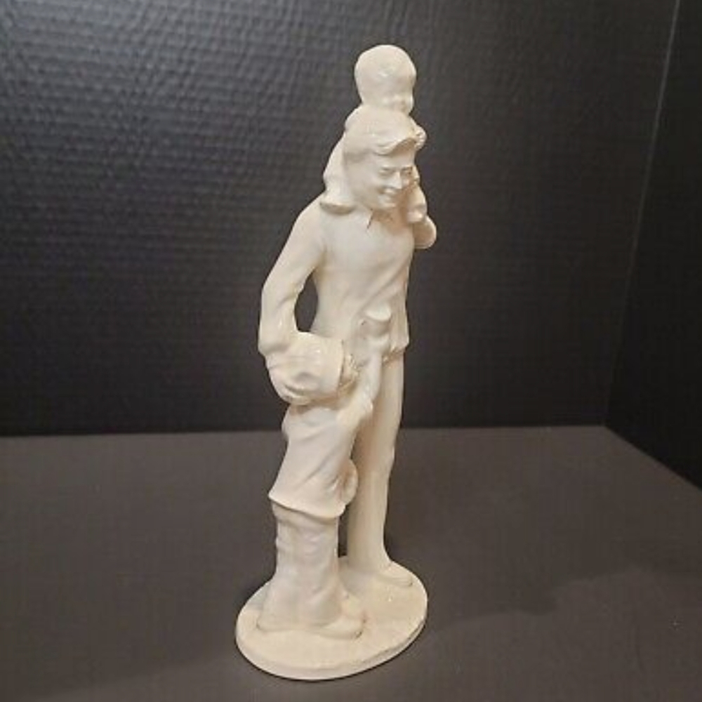 Bryon Molds figurine